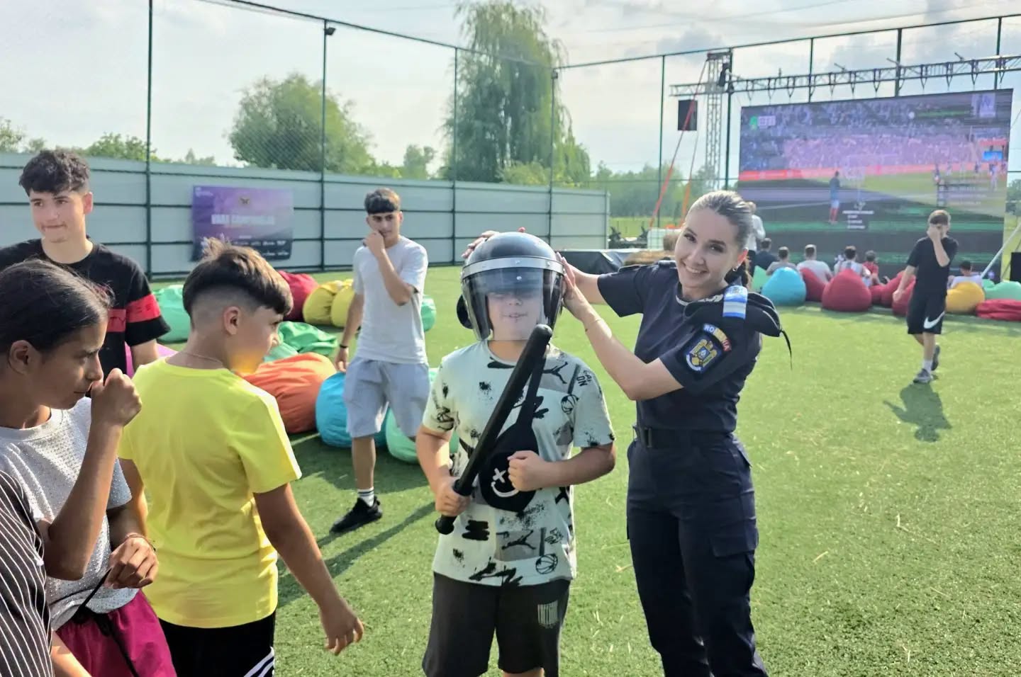 You are currently viewing De la lecții despre fairplay la un duel pe PlayStation. Provocarea primită de jandarmii dâmbovițeni de la copiii din Gura Ocniței