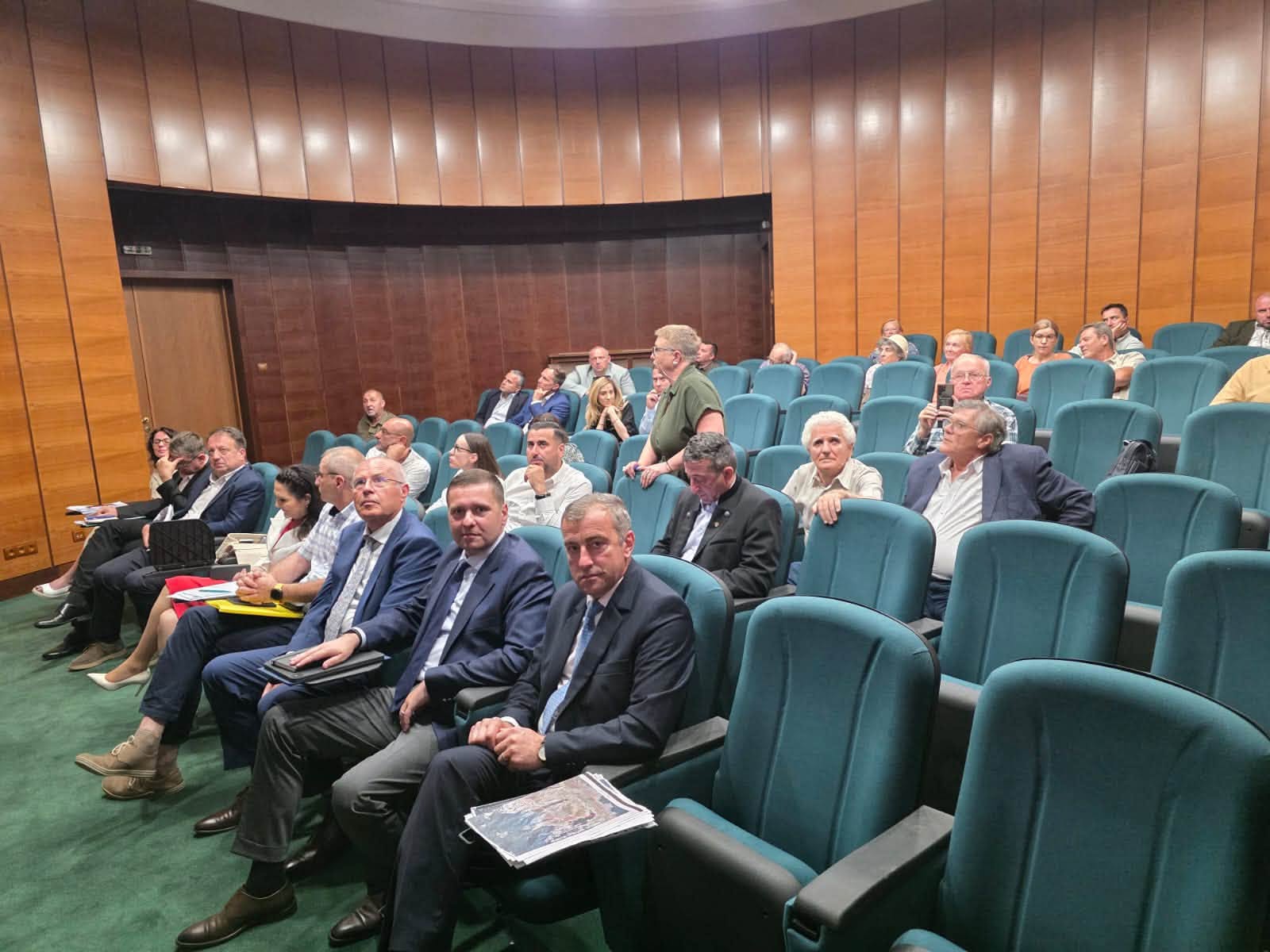 You are currently viewing Viitorul zonei Bucegi, în dezbatere. Corneliu Ștefan: Planul de management al Parcului Natural Bucegi trebuie finalizat pentru a debloca investițiile în zonă