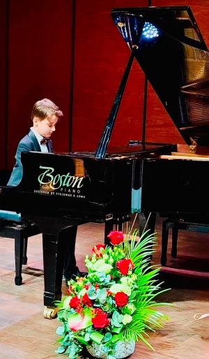 Read more about the article Performanță internațională pentru un tânăr pianist din Târgoviște. Premiul I la Viena