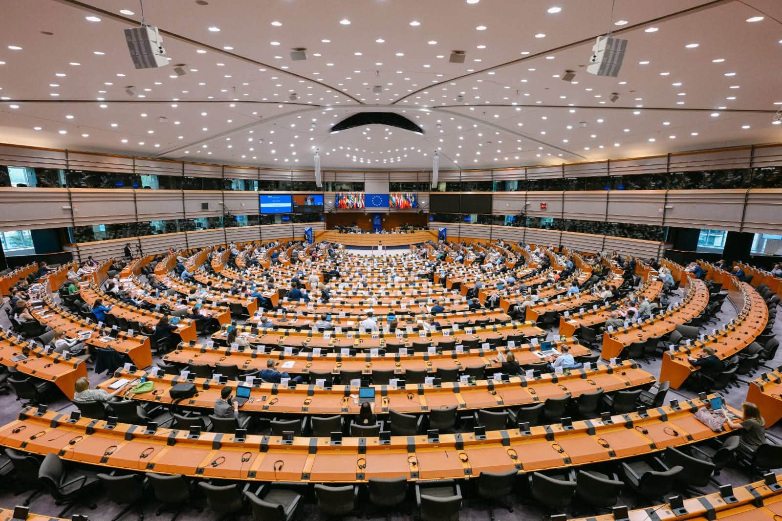 You are currently viewing Viitorul fondurilor europene și al dezvoltării regionale, pe agenda reuniunii de la Bruxelles la care a participat Corneliu Ștefan