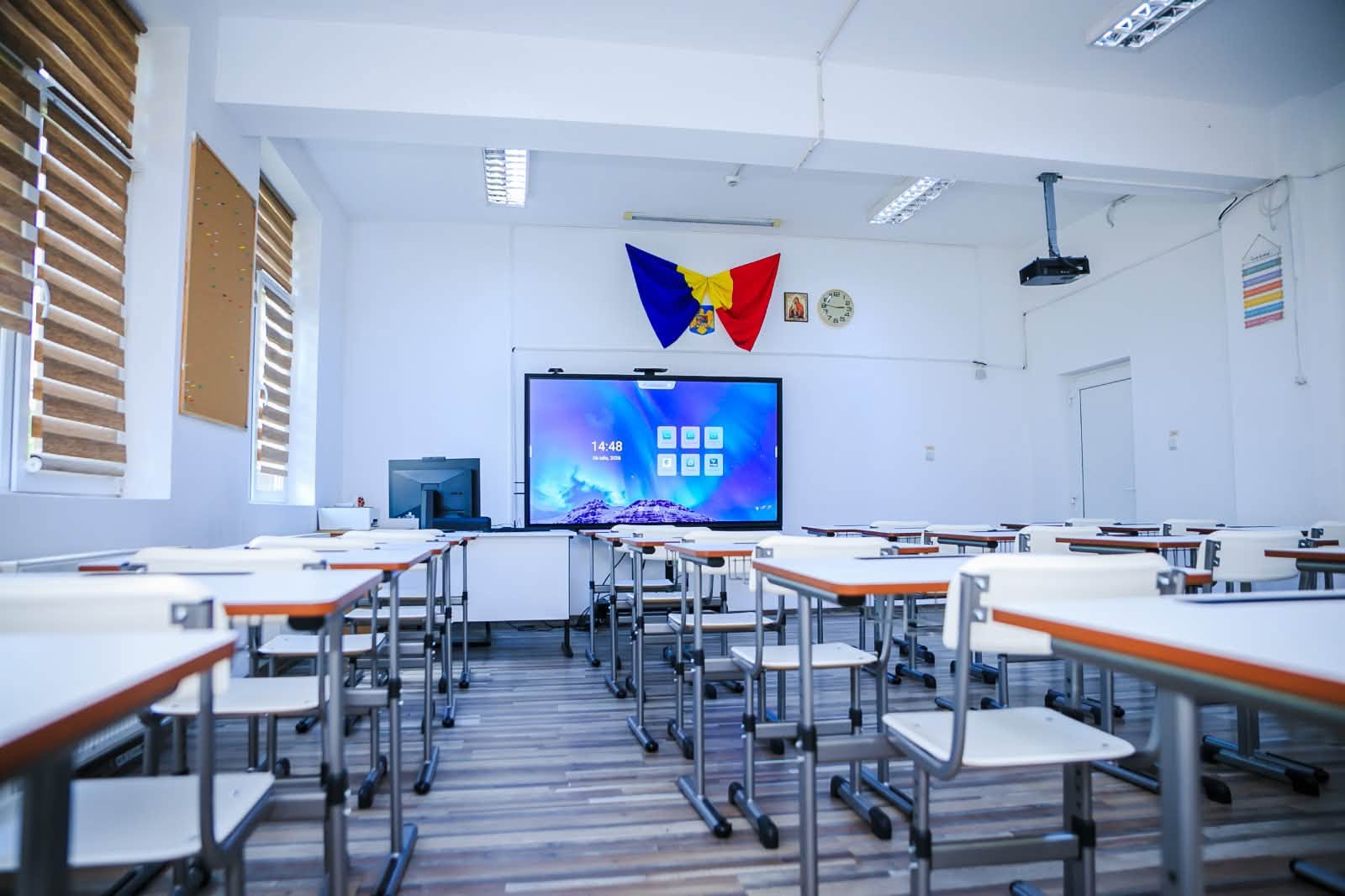 You are currently viewing La Titu, școlile se pregătesc deja pentru noul an școlar. Clase renovate și mobilier nou pentru elevi