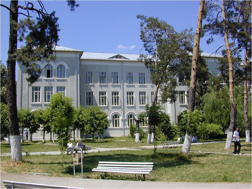 You are currently viewing Parcul de la Liceul „Voievodul Mircea” va putea fi folosit de târgovișteni, după modernizare