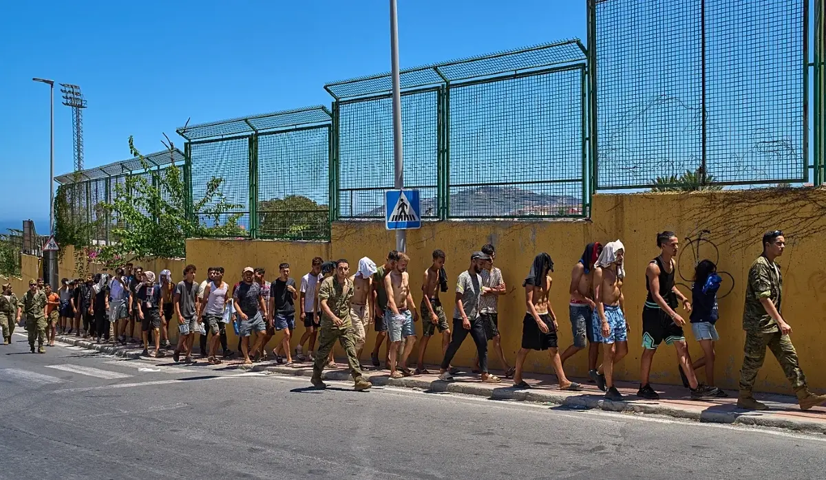 You are currently viewing Marocul a reținut zeci de migranți care încercau să treacă în Ceuta, Spania