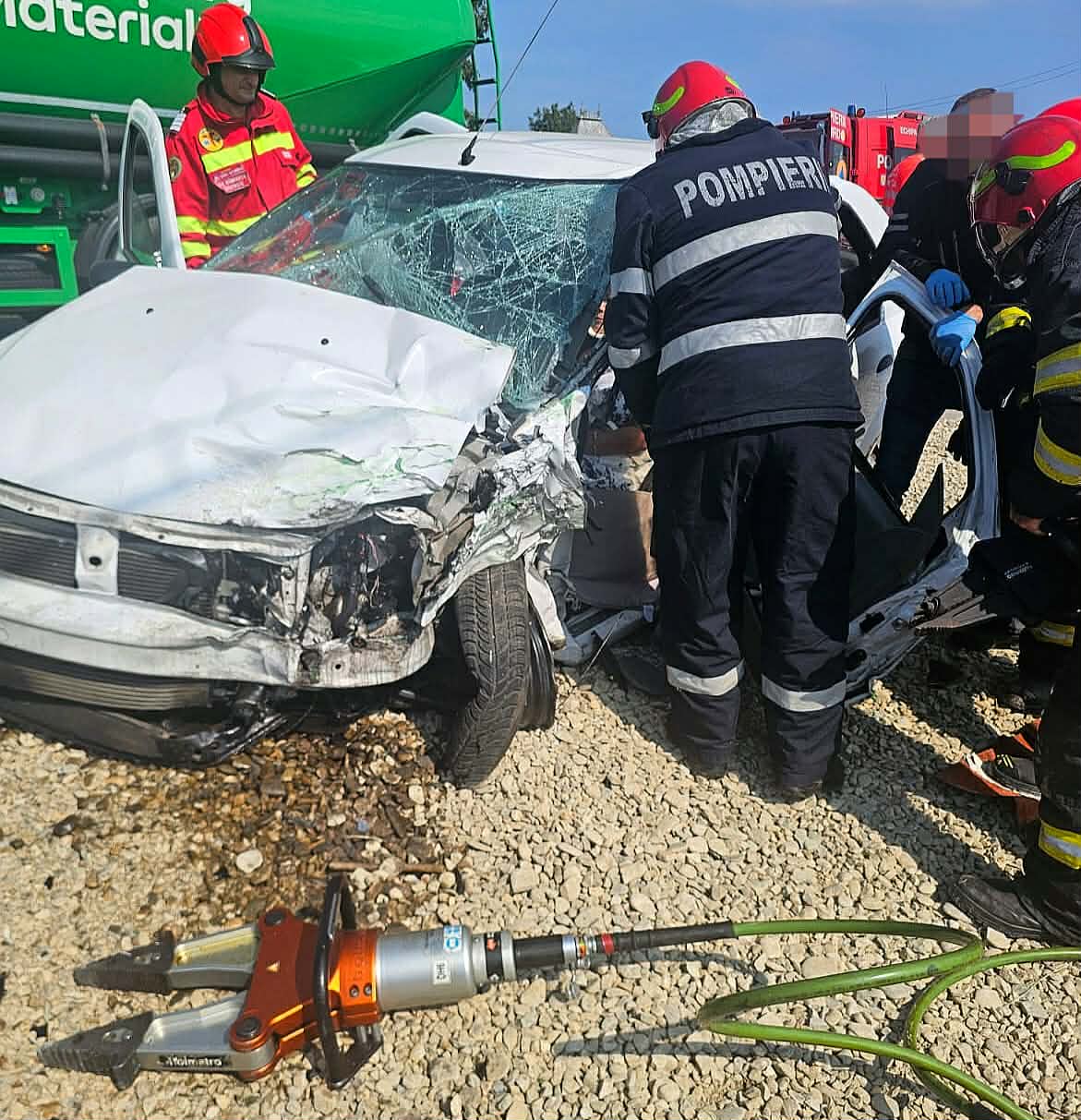 You are currently viewing Teribil accident rutier pe DN 72, la Viișoara! O femeie a fost grav rănită!