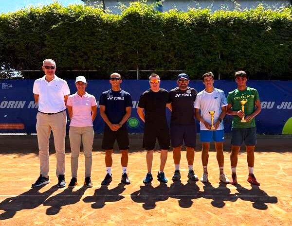 You are currently viewing Târgovișteanul Vlad Cristian Breazu, învingător la turneul ITF de la Târgu Jiu. Revenire spectaculoasă și primul trofeu al carierei
