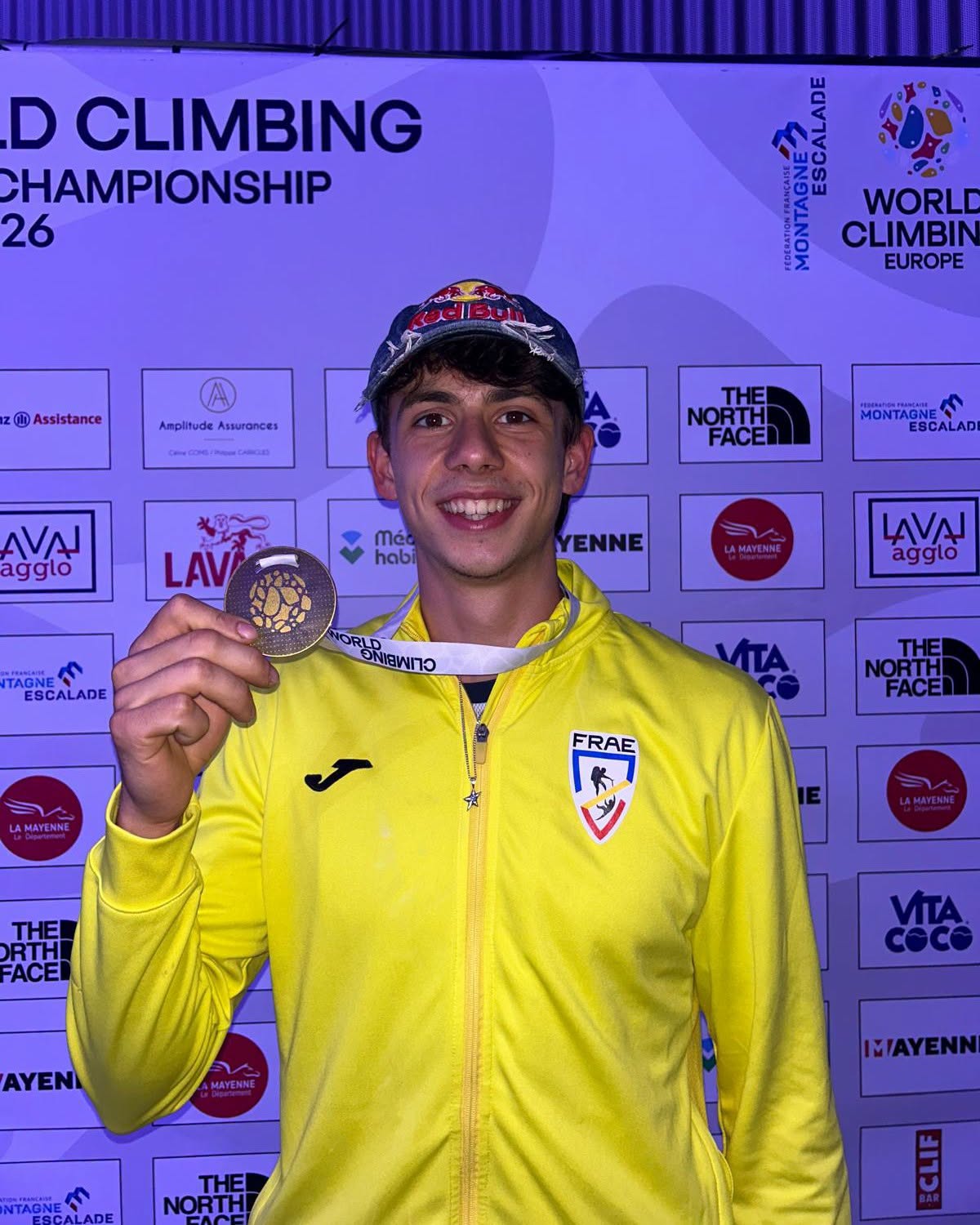 You are currently viewing Aur pentru România la escaladă sportivă! Darius Râpă, campion european la U21