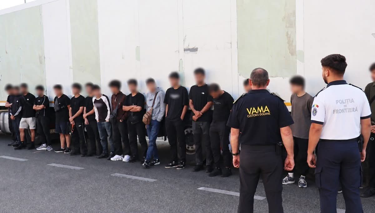 You are currently viewing Polița de frontieră: 18 migranți descoperiți la Calafat