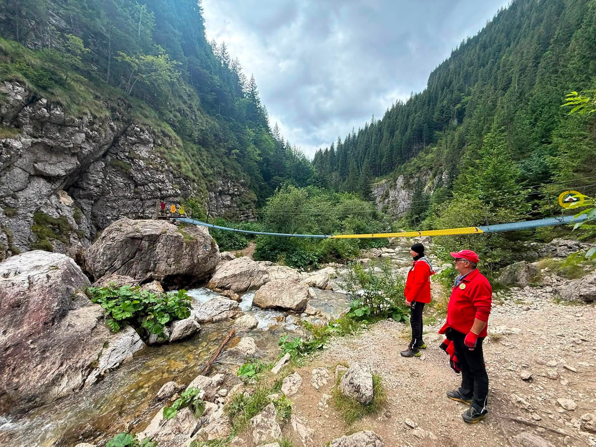 You are currently viewing Accesul către Lacul Scropoasa și Cascada 7 Izvoare a fost reluat. Podul din zona Zănoaga a fost reparat