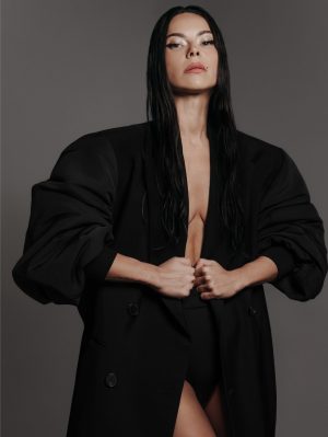 Read more about the article INNA marchează un nou record internațional: a zecea piesă a artistei depășește 100 de milioane de streams pe Spotify