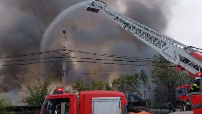 You are currently viewing Incendiu puternic lângă rafinăria Lukoil din Ploiești