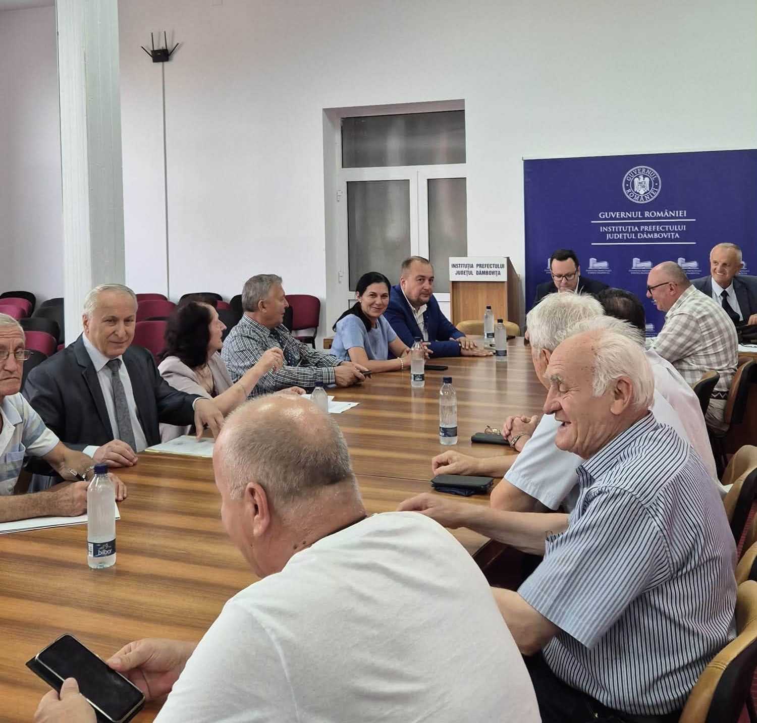 You are currently viewing Modelul prin care vârstnicii din Târgoviște sunt ajutați să rămână activi ar putea fi extins în tot județul. Propunere lansată de subprefectul Teodor Rădoi