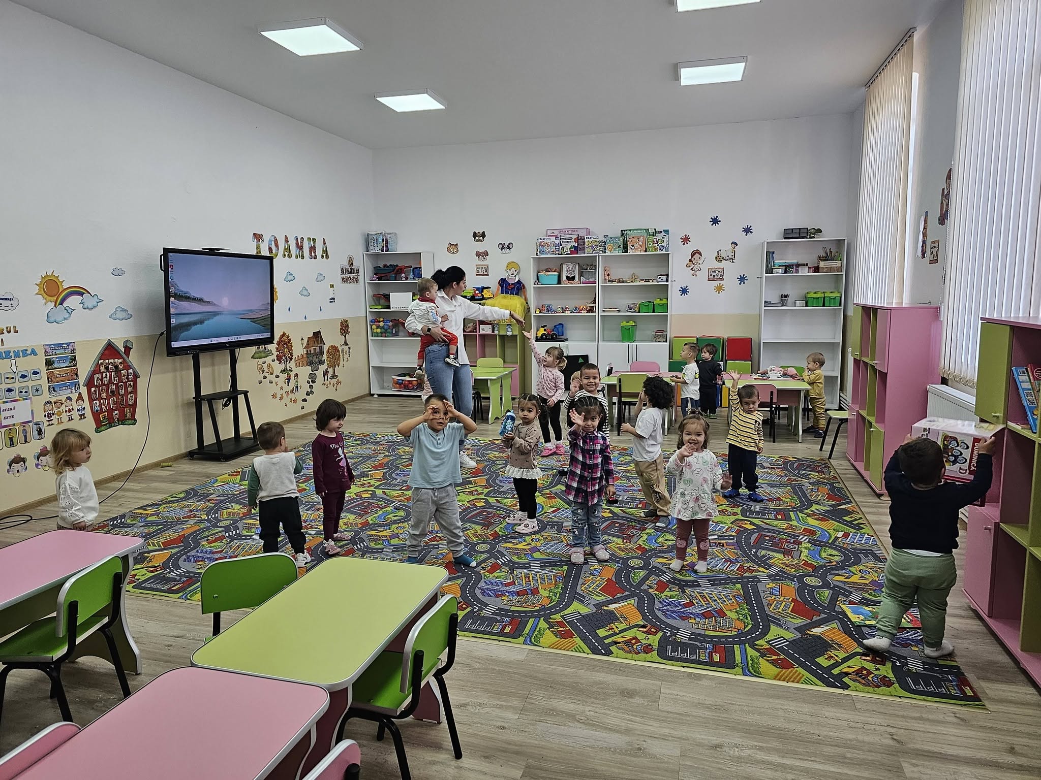 You are currently viewing Trei proiecte cu fonduri europene, finalizate la Dărmănești prin PNRR. Creșă, dotări pentru școli și piste pentru biciclete