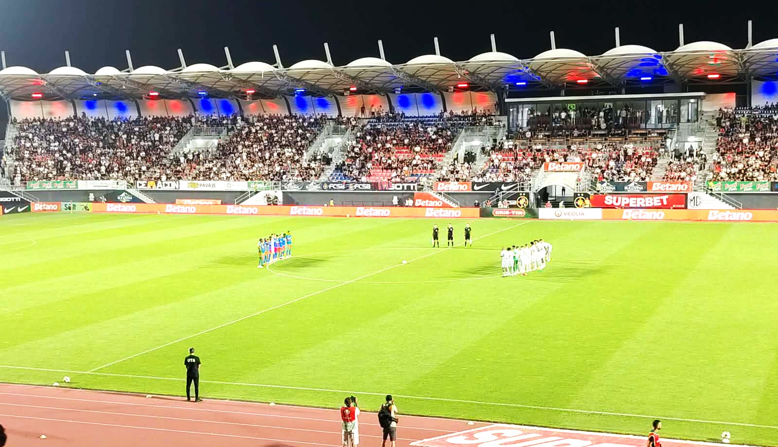 You are currently viewing Șoc lângă Turnul Chindiei! FCSB, spulberată de UTA Arad: 1-3 într-o seară de coșmar pentru fosta campioană a României