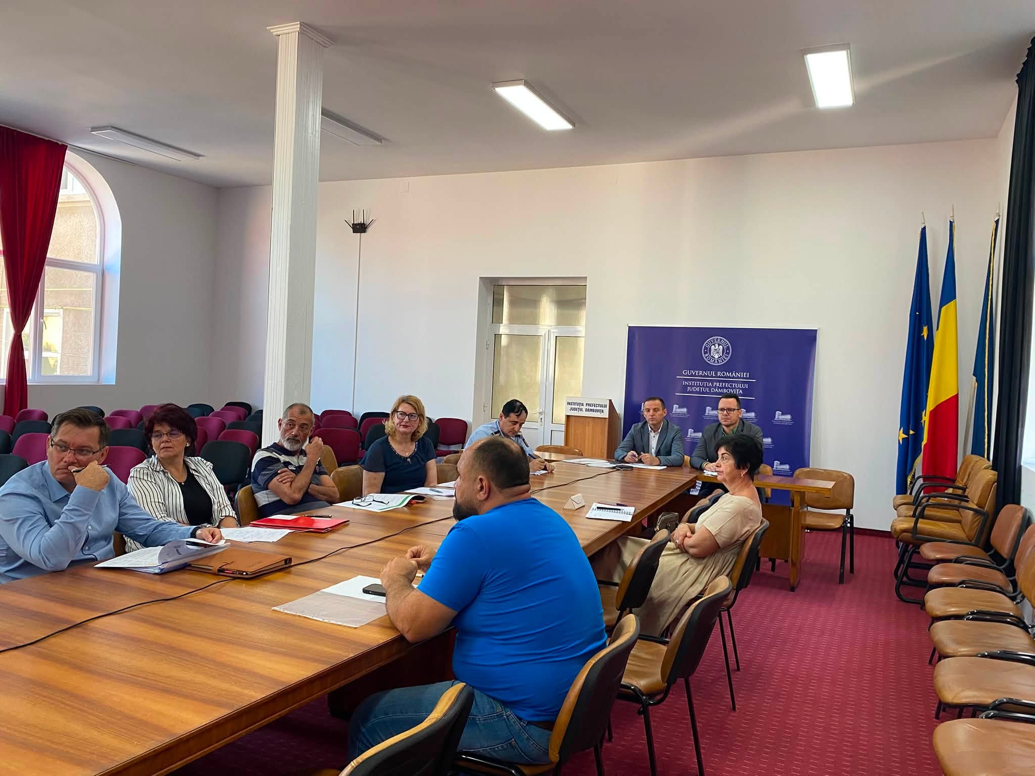 You are currently viewing Proiectele PNRR din Dâmbovița, în centrul unei videoconferințe cu ministrul Dezvoltării. Accent pe eliminarea blocajelor și respectarea termenelor