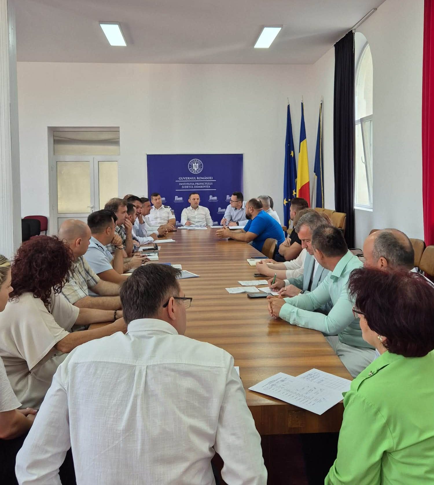 You are currently viewing Proiectele PNRR din Dâmbovița, analizate la Prefectură. A fost stabilit calendarul recepțiilor