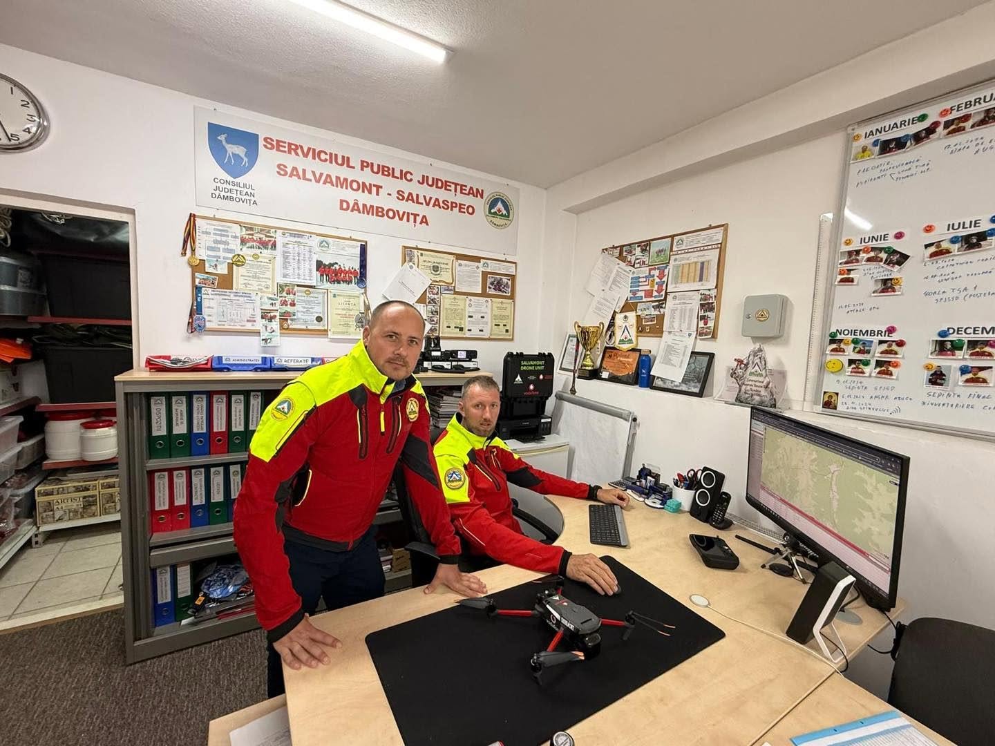 You are currently viewing Salvamont Dâmbovița primește o nouă dronă profesională pentru misiunile de salvare. Cameră termică și zoom optic pentru intervențiile în zone greu accesibile