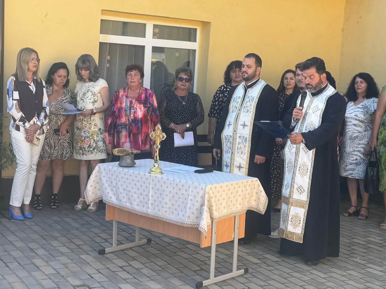 You are currently viewing Prima zi de școală la Vlădeni. Elevii, profesorii și părinții s-au reîntâlnit pentru un nou început