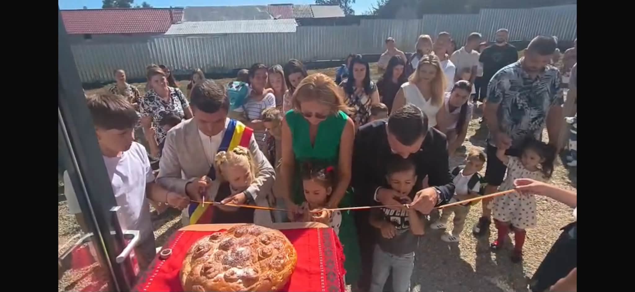 You are currently viewing Școală inaugurată în prima zi de cursuri, la Corbii Mari