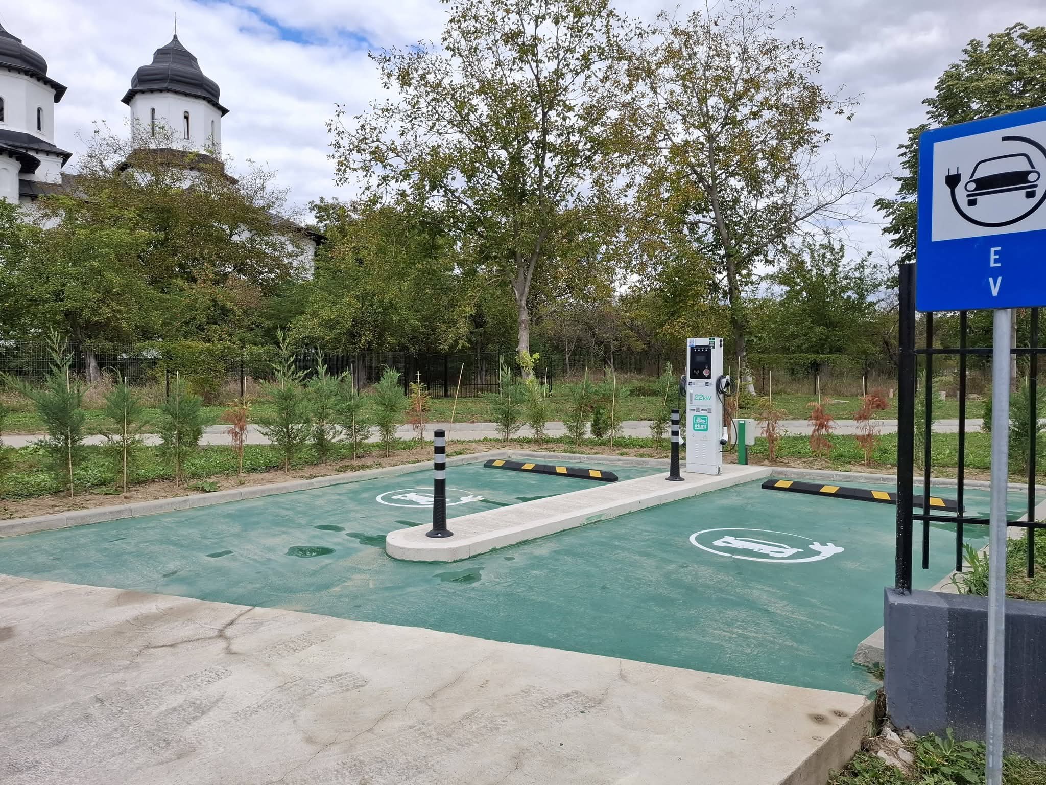 You are currently viewing Stațiile de încărcare pentru mașinile electrice au devenit funcționale la Vulcana-Pandele