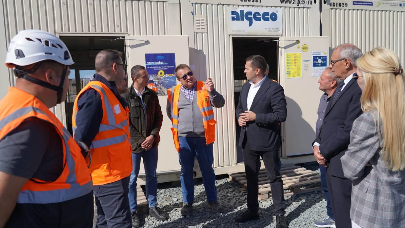 You are currently viewing Unul dintre marile parcuri fotovoltaice ale țării se construiește în Dâmbovița. Peste 300.000 de panouri la Cornățelu