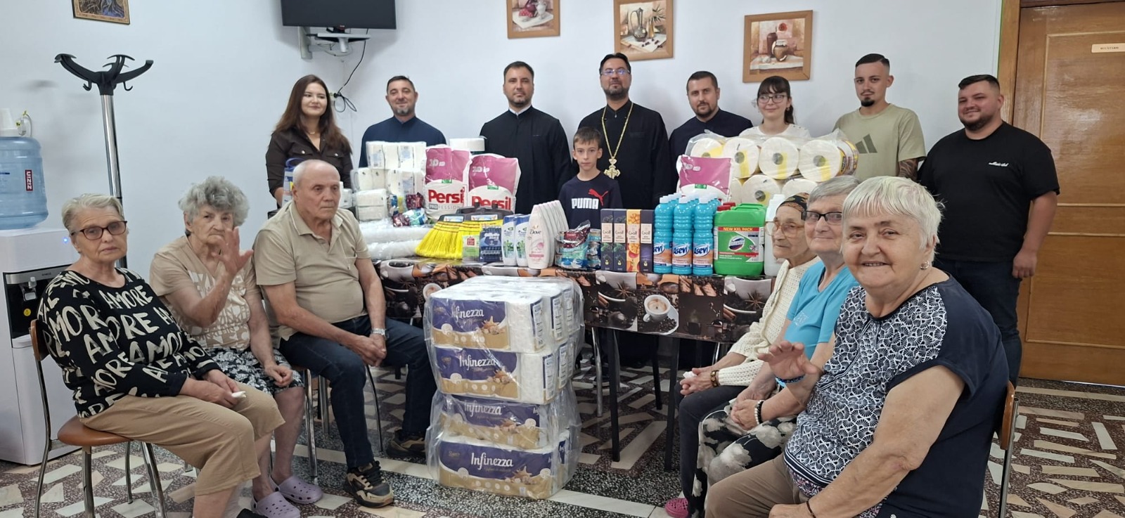 You are currently viewing O NOUĂ  ACȚIUNE SOCIAL FILANTROPICĂ LA CĂMINUL PENTRU PERSOANE VÂRSTNICE AL PAROHIEI ”EROILOR” DIN TÂRGOVIȘTE