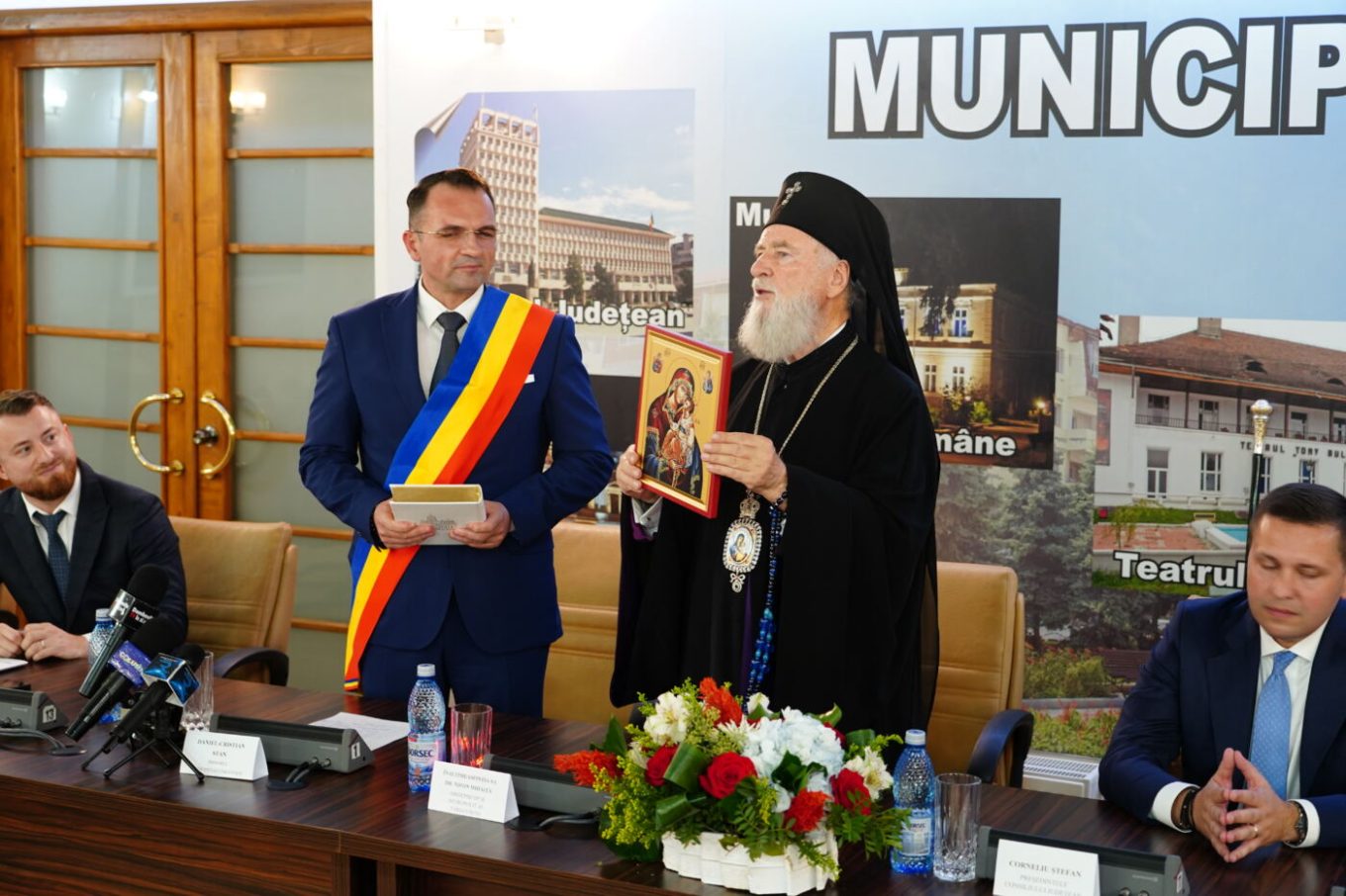 You are currently viewing MESAJUL ÎNALTPREASFINȚITULUI PĂRINTE ARHIEPISCOP ȘI MITROPOLIT NIFON CU PRILEJUL ȘEDINȚEI FESTIVE A CONSILIULUI LOCAL MUNICIPAL TÂRGOVIȘTE -NAȘTEREA MAICII DOMNULUI – 8 SEPTEMBRIE 2026