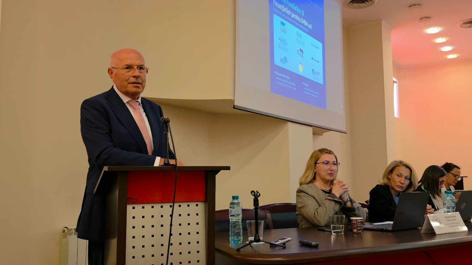 You are currently viewing Finanțări pentru IMM-uri, de la fonduri europene și credite până la inteligența artificială. Antreprenorii, față în față cu specialiștii, la Târgoviște