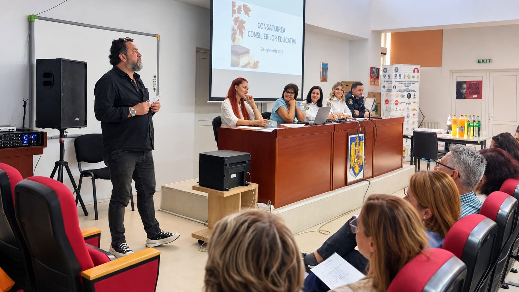 You are currently viewing Teatrul „Tony Bulandra” vrea să aducă mai mulți elevi dâmbovițeni în sălile de spectacol. Parteneriat discutat cu reprezentanții școlilor