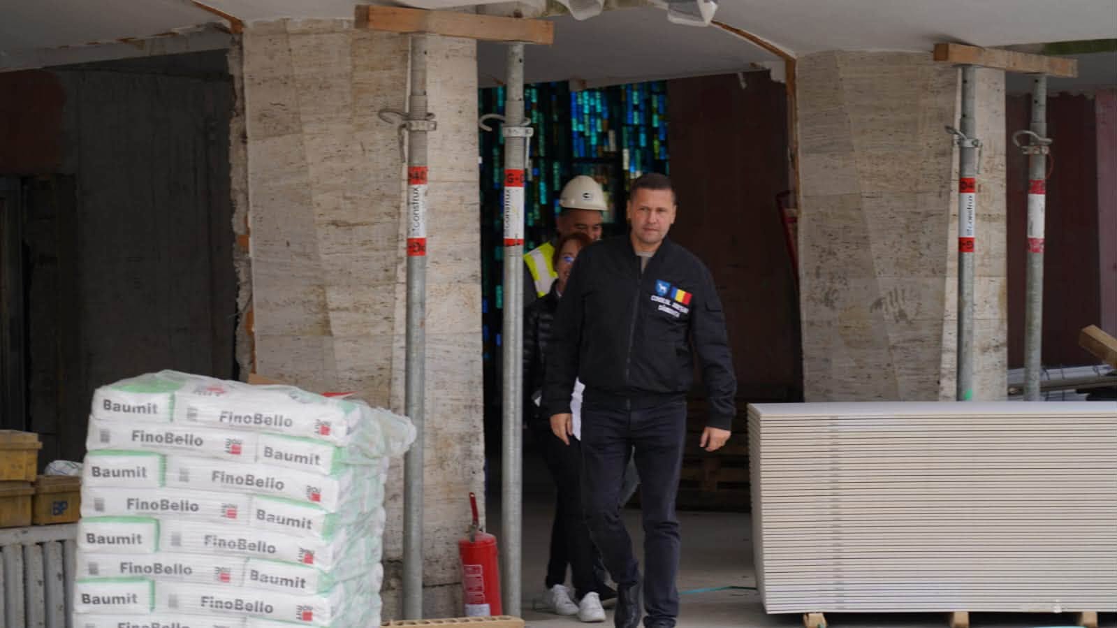 You are currently viewing Palatul Administrativ din Târgoviște, în plin proces de modernizare. Investiția depășește 97 de milioane de lei