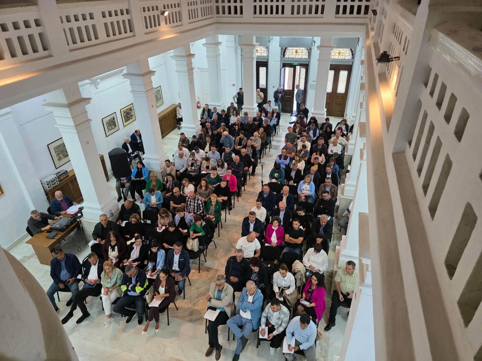 You are currently viewing Primarii din Dâmbovița, pregătiți pentru noile reguli în urbanism și construcții. Întâlnire de lucru cu conducerea Consiliului Județean