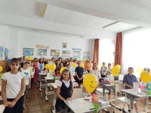 Read more about the article Stimulent alimentar pentru toți copiii și tabere gratuite pentru elevii merituoși, la Dărmănești