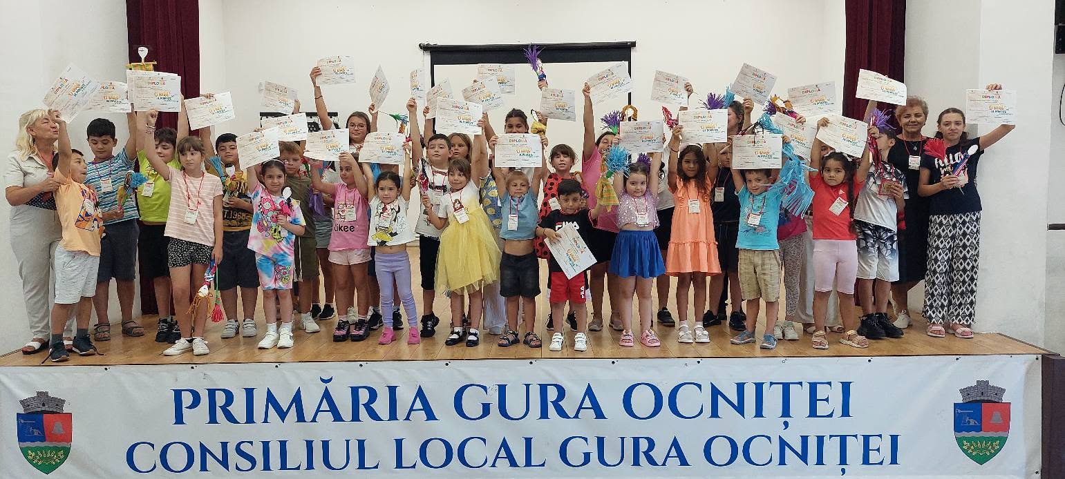 You are currently viewing Prima ediție a taberei „O vară de poveste”, la Gura Ocniței. Copiii din trei sate au descoperit meșteșugurile tradiționale