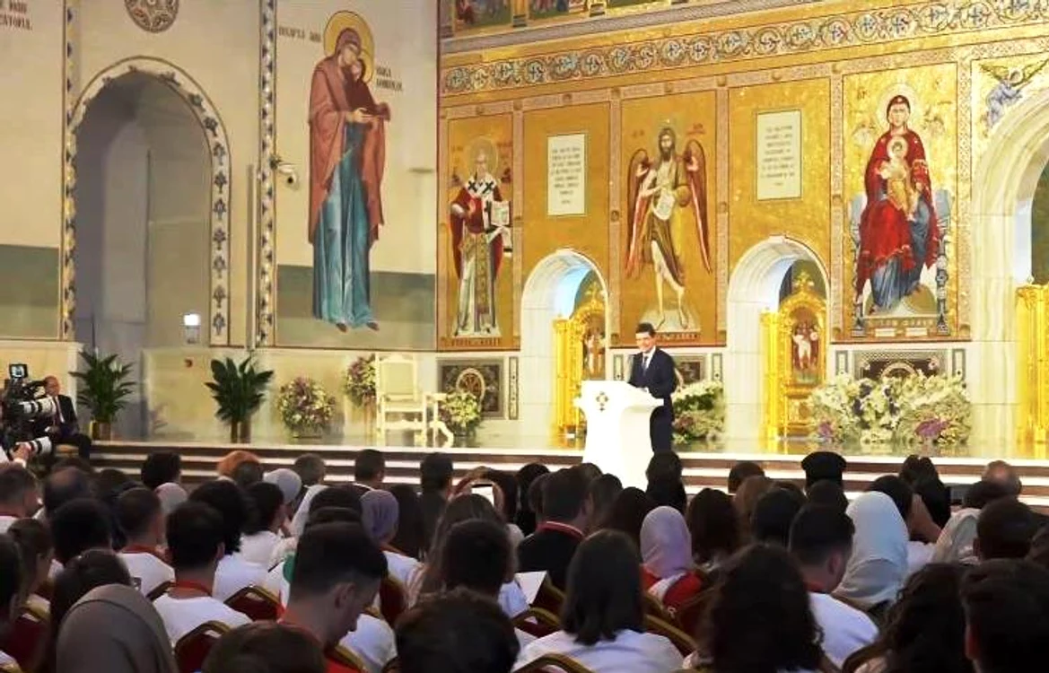 You are currently viewing Nicușor Dan a participat la întâlnirea internațională a tinerilor ortodocși (ITO 2026)