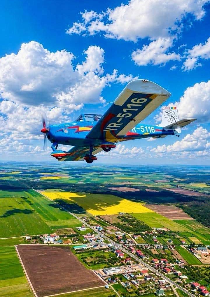 You are currently viewing Motoare pe islaz și spectacol pe cer, la Produlești. Un avion va ateriza duminică în mijlocul evenimentului