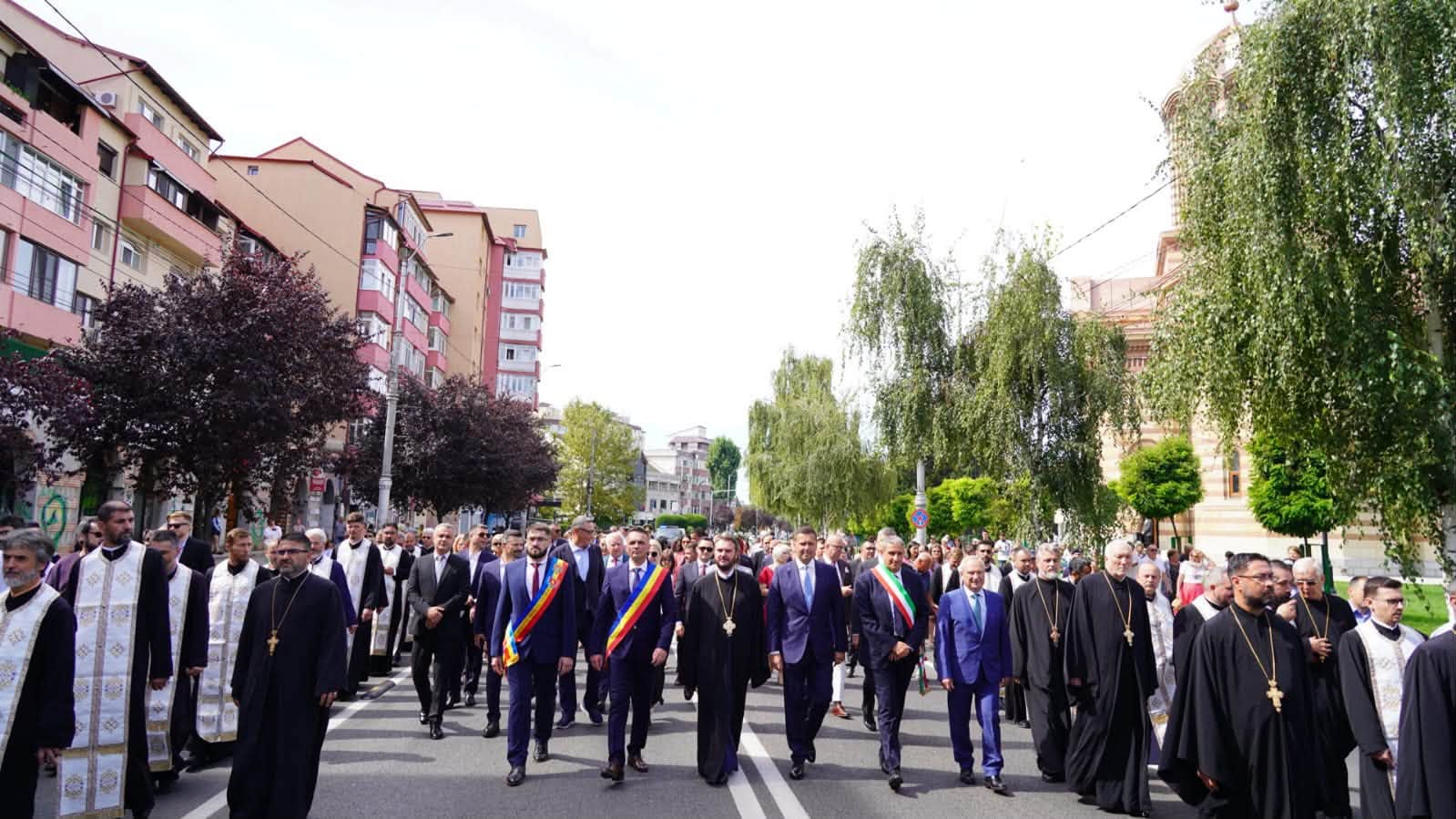 You are currently viewing Zi de sărbătoare în vechea Cetate de Scaun. Procesiune solemnă și ședință festivă la Curtea Domnească din Târgoviște