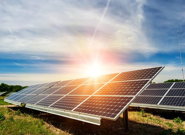 You are currently viewing MUNICIPIUL TÂRGOVIȘTE solicită acordul de mediu pentru proiectul „Construirea unui parc fotovoltaic cu stocare integrată pentru autoconsum în Municipiul Târgoviște”