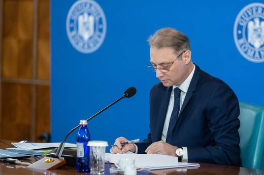 You are currently viewing Guvernul a numit noi perfecți și subprefecți, după ce i-a eliberat din funcție pe cei care au demisionat