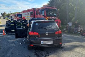 Read more about the article Coliziune violentă între două autoturisme pe DJ 702 B, în localitatea Ungureni!