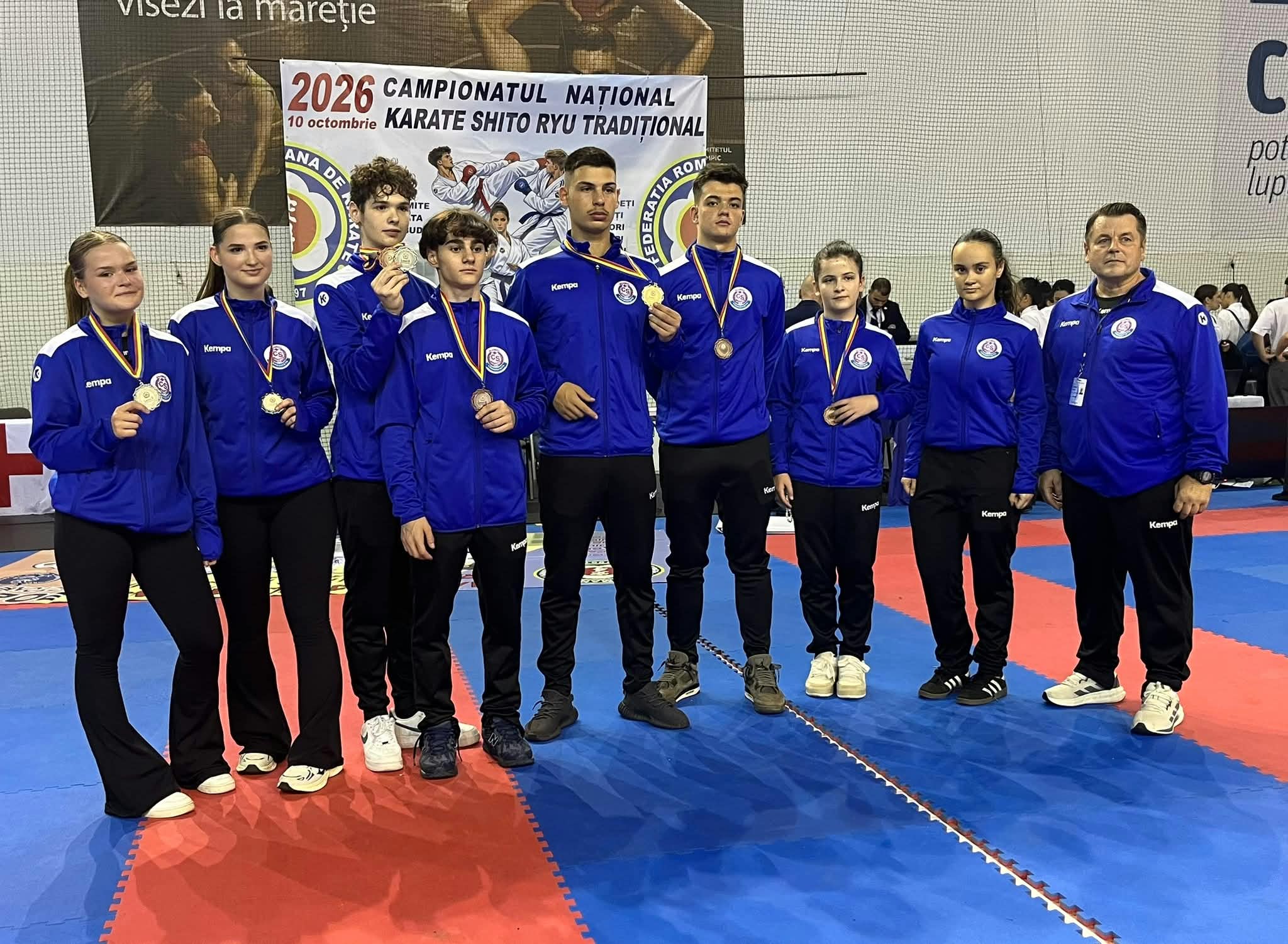 You are currently viewing Podiumuri numeroase pentru sportivii de la CS Târgoviște la Campionatul Național de Karate Shito Ryu Tradițional! Fabian Constantin a cucerit medalia de aur