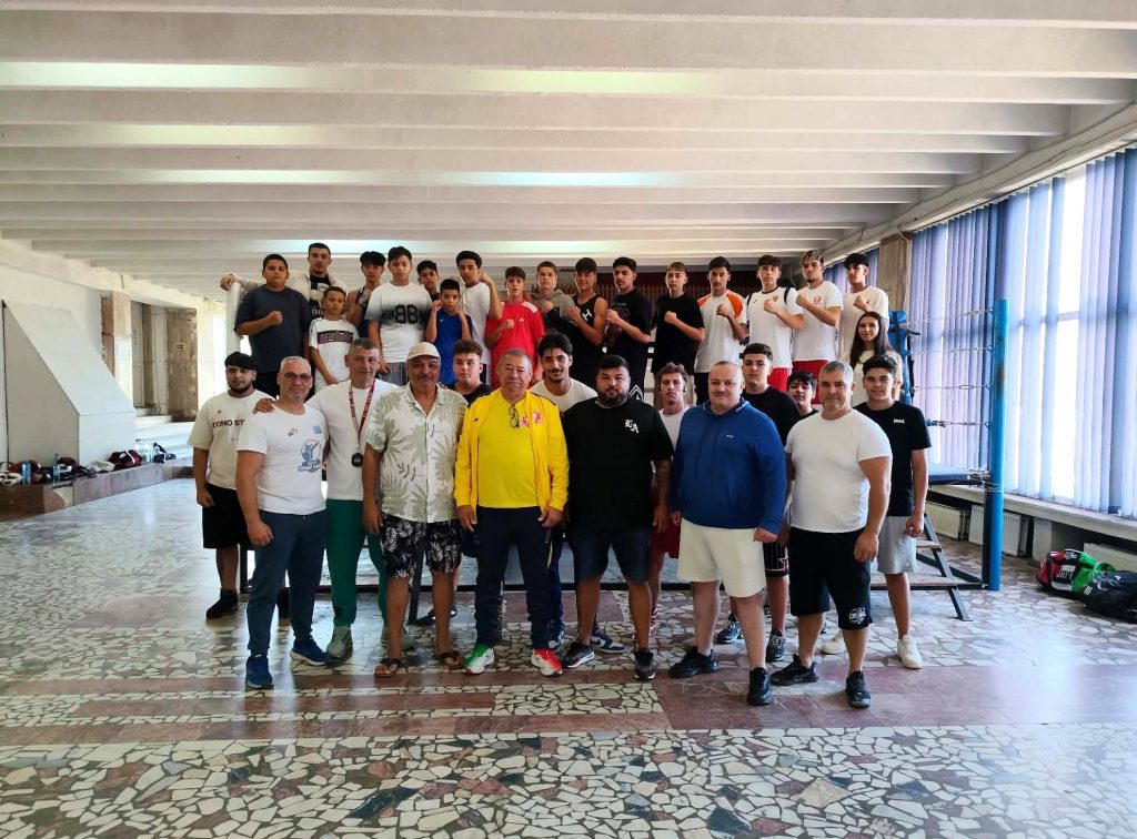 You are currently viewing Pugiliștii de la CS Târgoviște, pregătiri intense pentru participarea la Campionatul Național de box pentru seniori U23