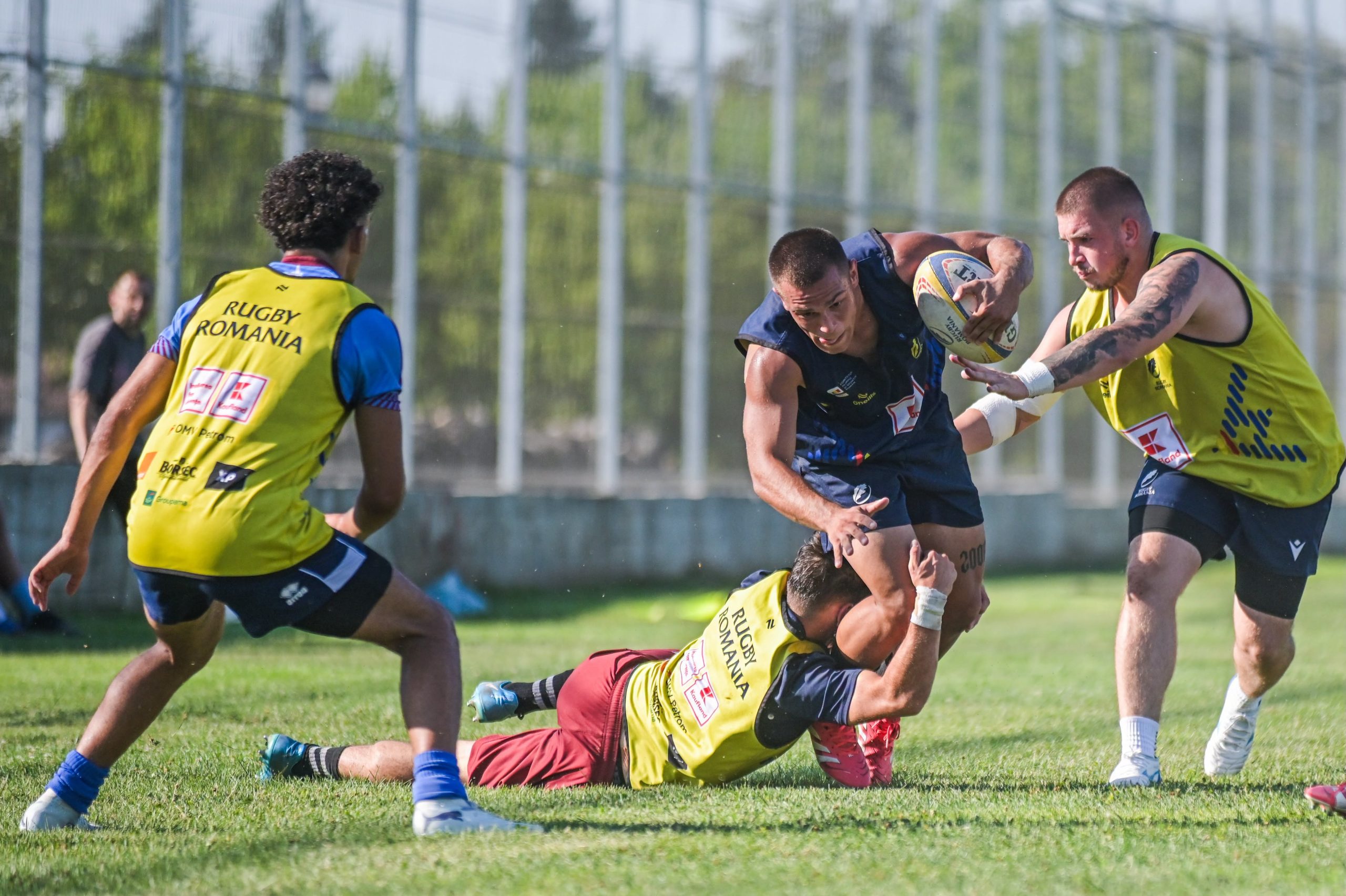 You are currently viewing Rugby-ul românesc face un pas înainte! Două săli de forță modernizate și terenuri reamenajate pentru loturile naționale