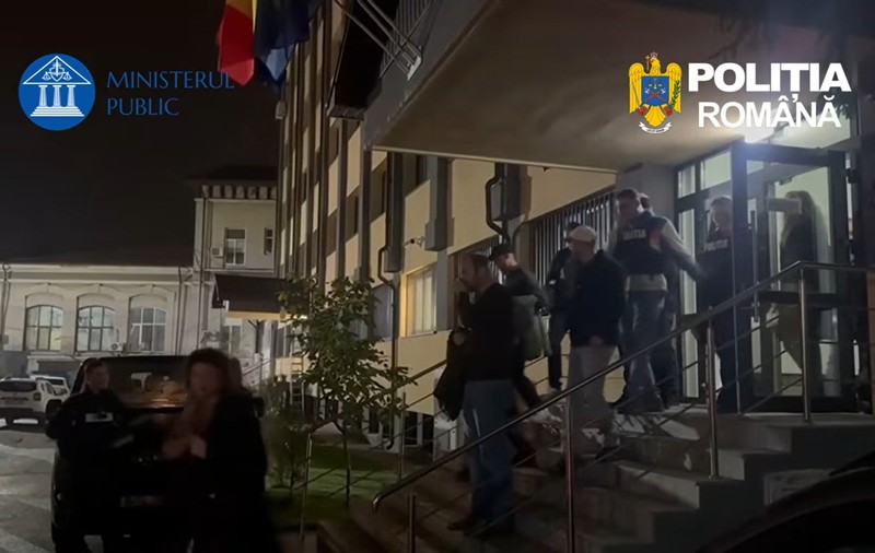 You are currently viewing Șase români din Olt și Dolj, suspectați de furturi de cupru de 350.000 de euro în mai multe țări europene