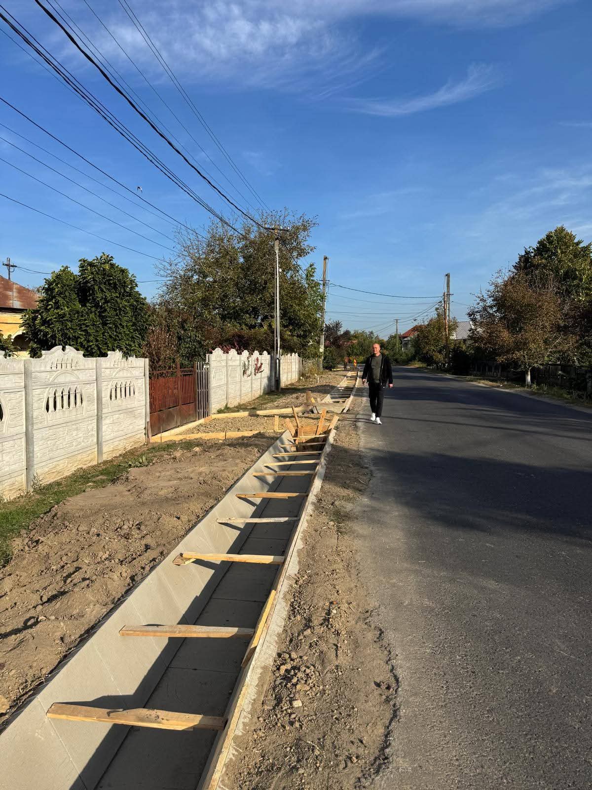 You are currently viewing Modernizarea DC 109, în linie dreaptă la Crângurile. Primul strat de asfalt a fost finalizat