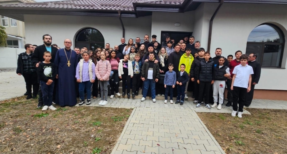 You are currently viewing ÎNTÂLNIRE CATEHETICĂ DEDICATĂ SFINȚILOR DIMITRIE IZVORÂTORUL DE MIR ȘI DIMITRIE CEL NOU, LA CENTRUL MULTIFUNCȚIONAL PENTRU TINERET DIN TITU