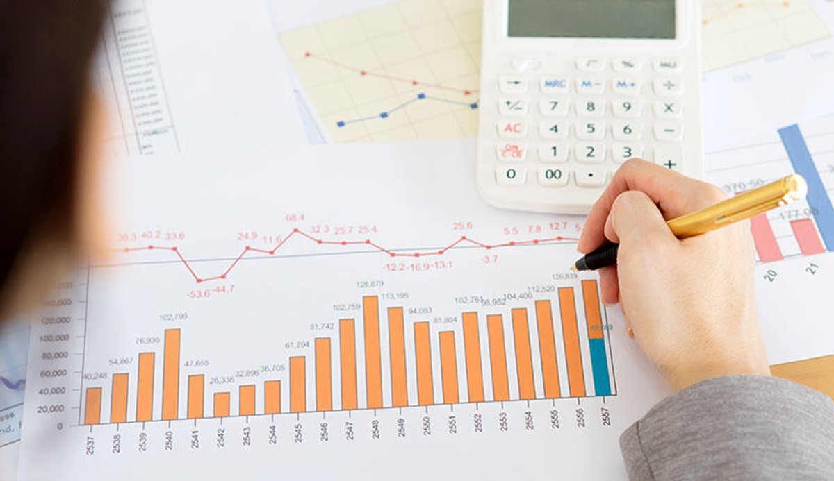 You are currently viewing Ministerul Finanțelor a publicat proiectul rectificării bugetare: deficitul crește cu 3,5 miliarde de lei. Bani în plus pentru sănătate, pensii și autoritățile locale