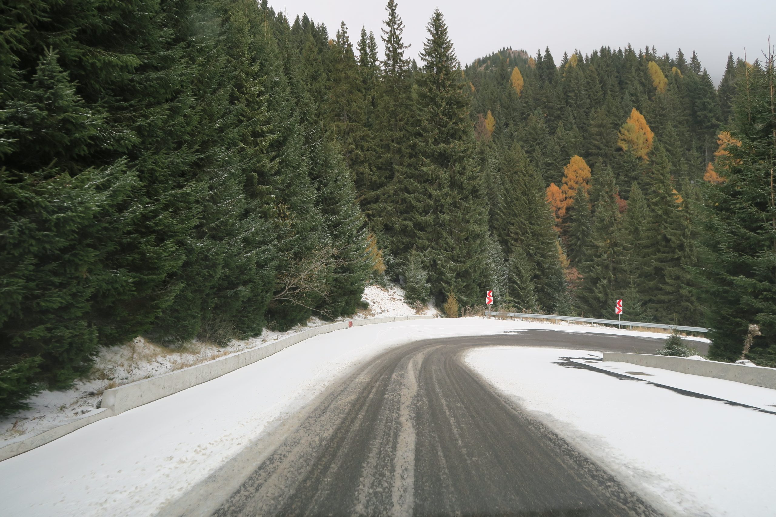 You are currently viewing Weekend cu zăpadă în Bucegi. Recomandările Salvamont Dâmbovița pentru turiștii care merg la munte