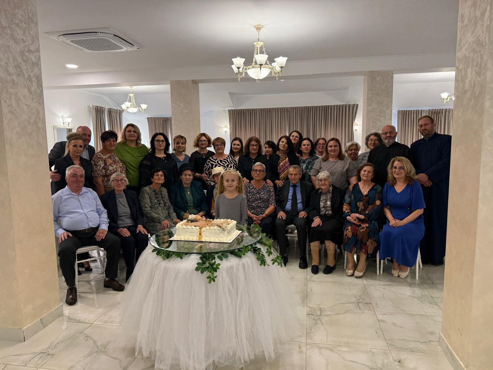 You are currently viewing Foștii dascăli ai comunei Finta, reuniți de Ziua Educației. Un gest de recunoștință pentru cei care au format generații