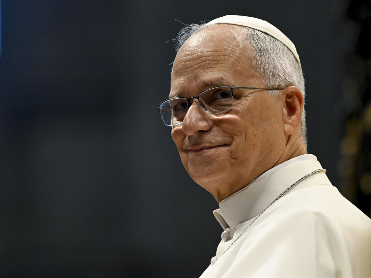 You are currently viewing Papa Leon a anunțat că va fi supus unei intervenții chirurgicale