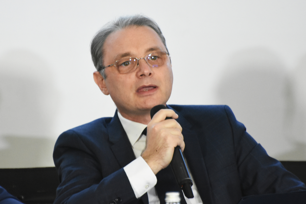 You are currently viewing Luca Niculescu a fost desemnat premier