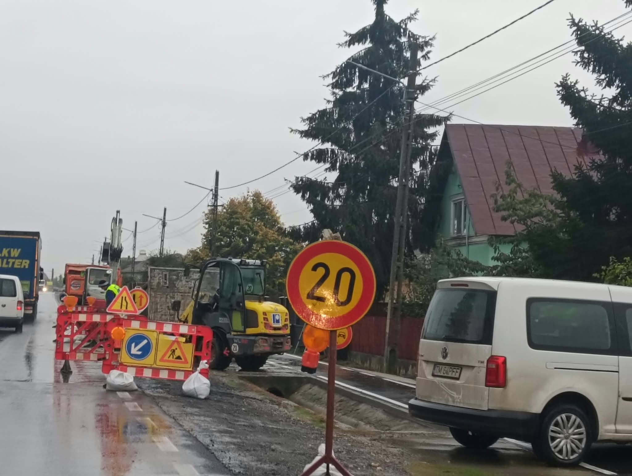 You are currently viewing Investițiile în canalizare continuă la Petrești. Lucrări în mai multe sate